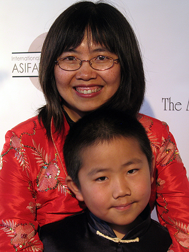 Perry_Chen__mom_Zhu_Shen__Annie_Awards_for_animation_red_carpet_2-6-2010